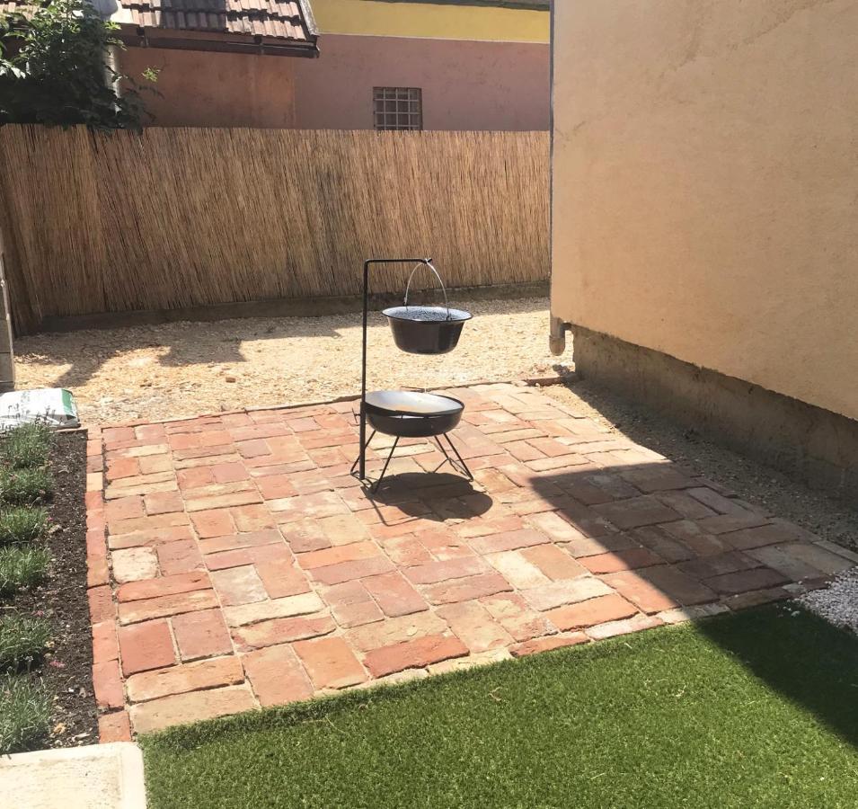 Grand Terasz Apartment Tiszafured Bagian luar foto